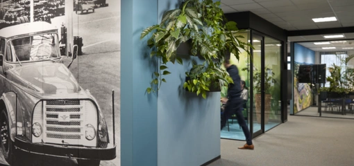 Waarom interieurbeplanting belangrijker wordt nu medewerkers minder op kantoor zijn