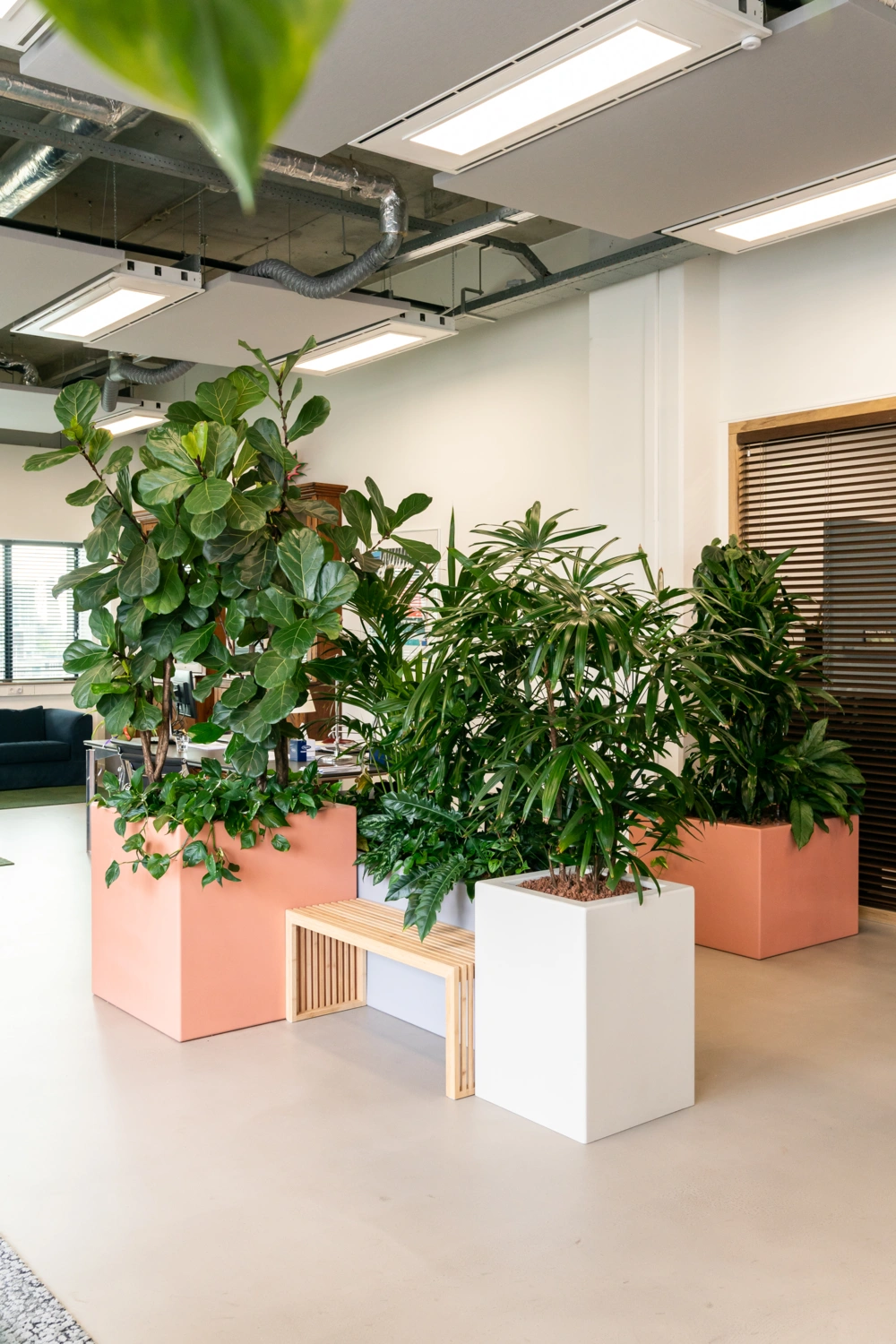 Onderhoudsmedewerker aan het werk