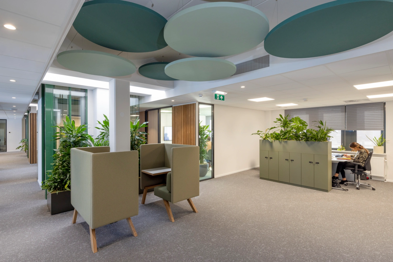 Onderhoudsmedewerker aan het werk